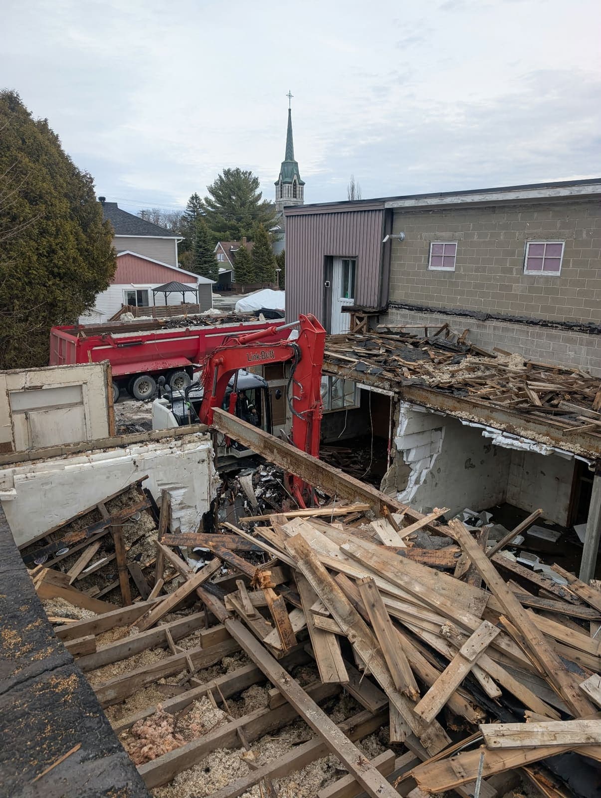Vue du chantier de démolition à Thetford Mines